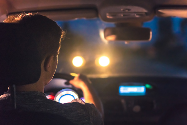 10 Things That Make Night Driving More Dangerous Than Drivers Expect | Just Automotive